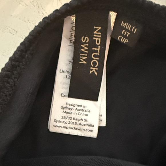 Women’s Nip Tuck Black One Piece Classic Black Swimsuit size 6 NWOT - Picture 5 of 10